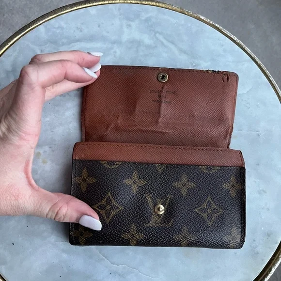 Louis Vuitton Monogram Brown Signature Compact Wallet CA1907 - Picture 8 of 16